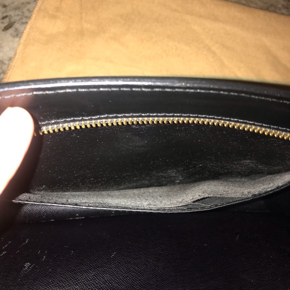 CERT. AUTH. LV Epi Pochette Homme Black Clutch - Picture 4 of 8